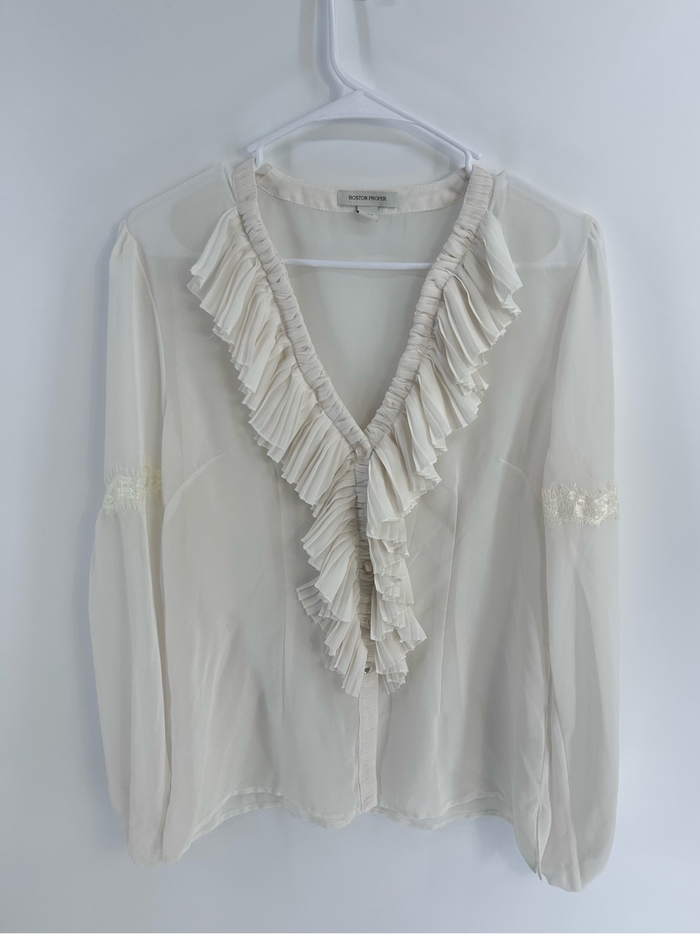 Boston Proper Off-White Ruffled V-Neck Blouse - Size 8